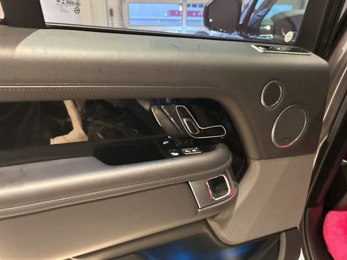 Used 2019 Land Rover Range Rover Supercharged image 12