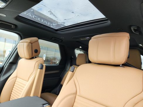 New 2026 Land Rover Discovery Limited Edition image 10