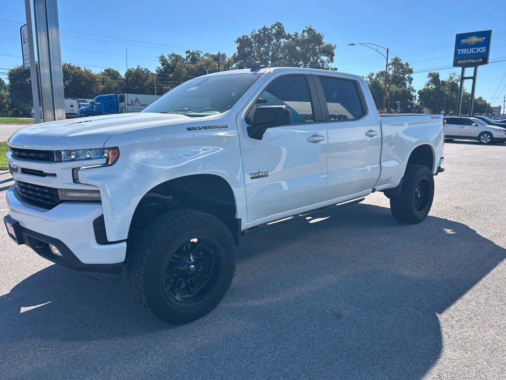 Used 2021 Chevrolet Silverado 1500 RST w/ LPO, Blackout Package AWD/4WD image 2