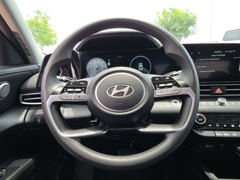 Used 2024 Hyundai Elantra SEL FWD image 19