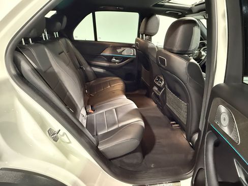 Used 2020 Mercedes-Benz GLE 450 4MATIC w/ Premium Package image 41