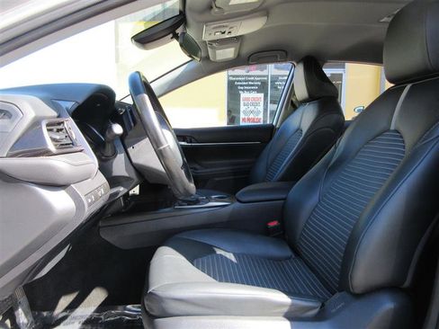 Used 2024 Toyota Camry SE FWD image 20