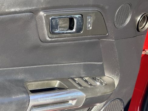 Used 2016 Ford Mustang Premium image 15