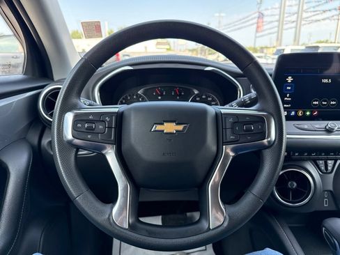 Used 2025 Chevrolet Blazer LT FWD image 14