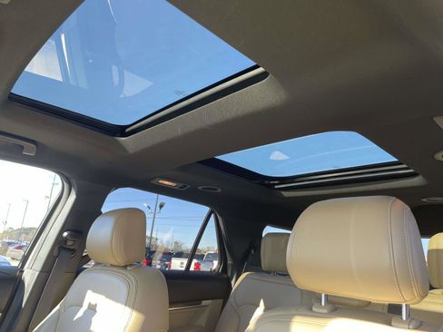 Used 2017 Ford Explorer Limited w/ Equipment Group 301A image 14