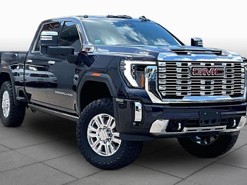 Used 2024 GMC Sierra 2500 Denali w/ Denali Reserve Package AWD/4WD image 2