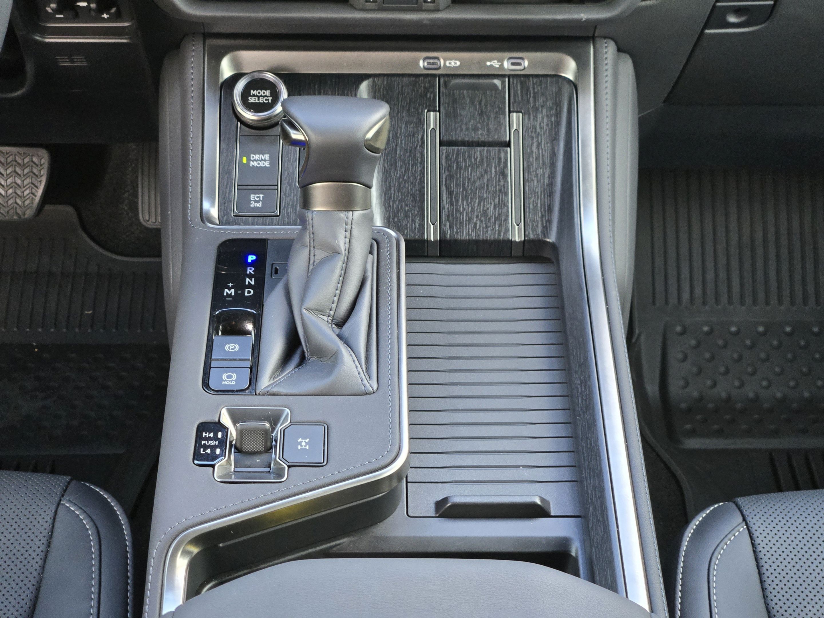 Certified 2026 Lexus GX 550 w/ Accessory Package (2T) AWD/4WD image 15