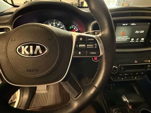 Certified 2020 Kia Sorento SX image 17
