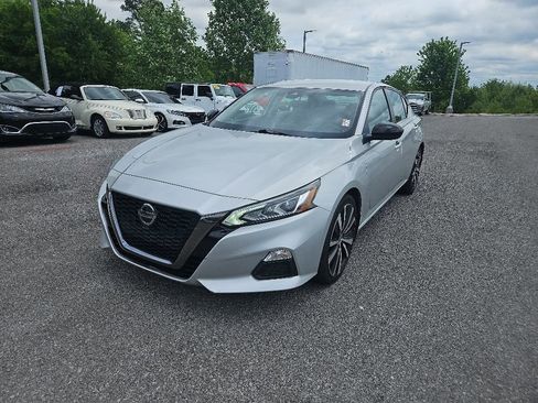 Used 2022 Nissan Altima 2.5 SR FWD image 3