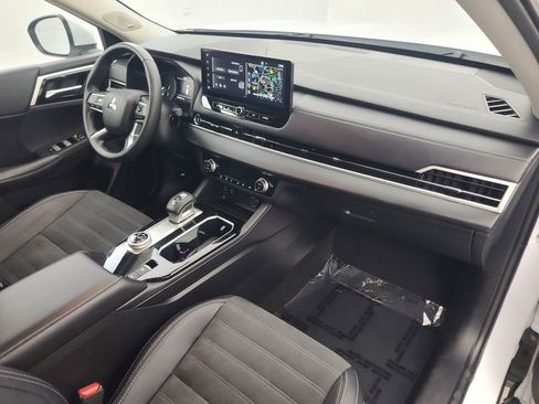 Used 2025 Mitsubishi Outlander SE AWD/4WD image 14