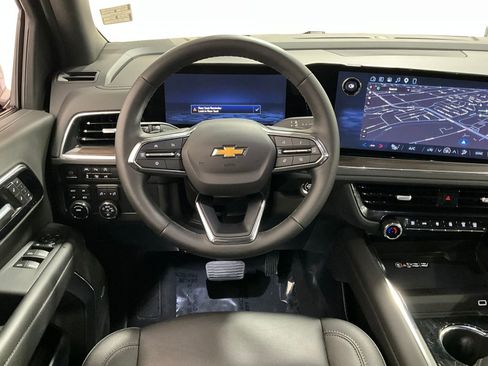 Used 2026 Chevrolet Suburban LT w/ Comfort Package AWD/4WD image 8