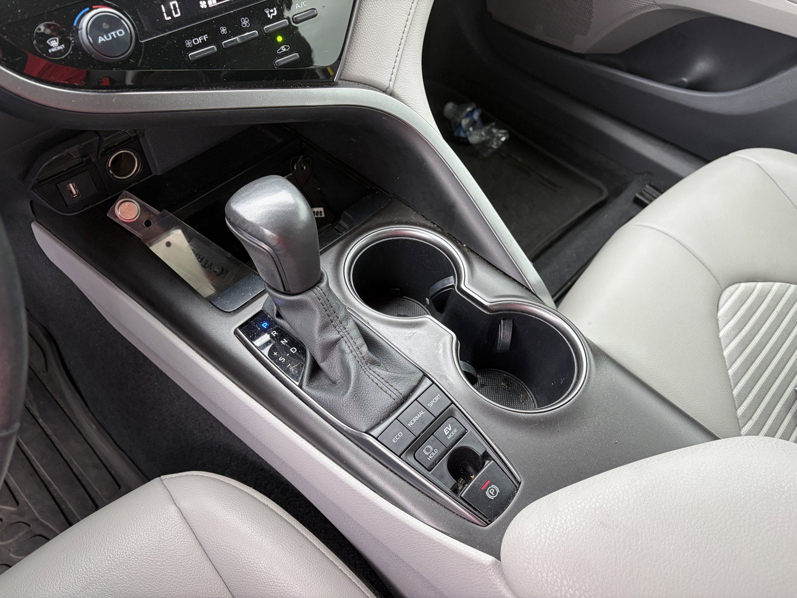 Used 2023 Toyota Camry SE FWD image 20