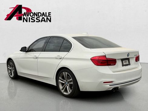 Used 2018 BMW 330i Sedan w/ Convenience Package RWD image 3