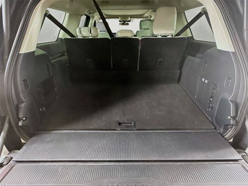 Used 2025 Ford Expedition Max Platinum w/ Platinum Ultimate Package AWD/4WD image 18