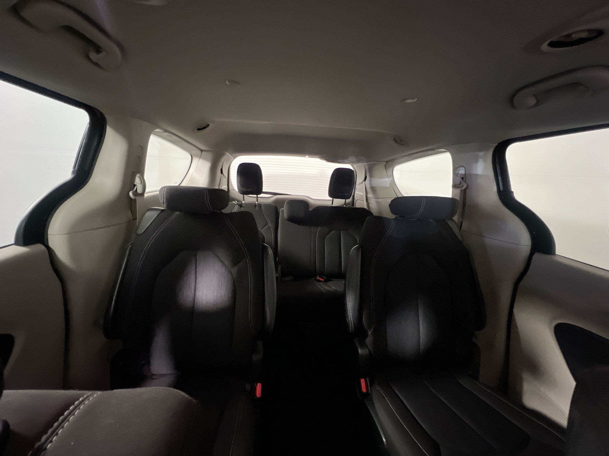 Used 2023 Chrysler Voyager LX FWD image 33