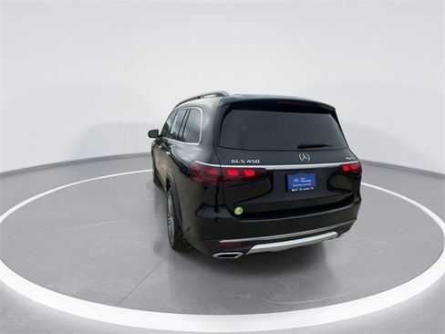 Used 2025 Mercedes-Benz GLS 450 4MATIC image 8