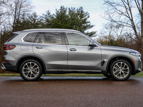 New 2026 BMW X5 xDrive40i w/ Climate Comfort Package AWD/4WD image 2