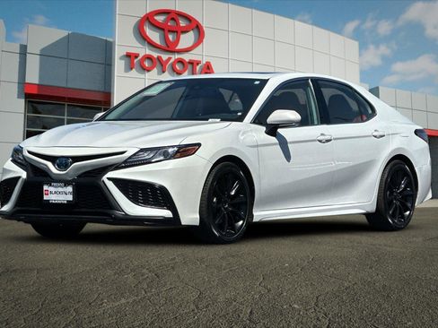 Used 2022 Toyota Camry XSE FWD image 7