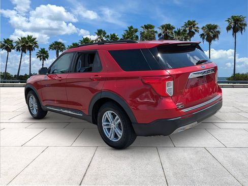 Certified 2021 Ford Explorer XLT w/ Equipment Group 202A RWD image 5