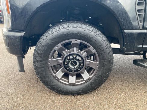 Used 2024 Ford F250 Lariat w/ Sport Appearance Package image 16