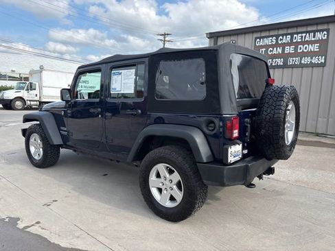 Used 2013 Jeep Wrangler Unlimited Sport w/ Max Tow Pkg AWD/4WD image 5