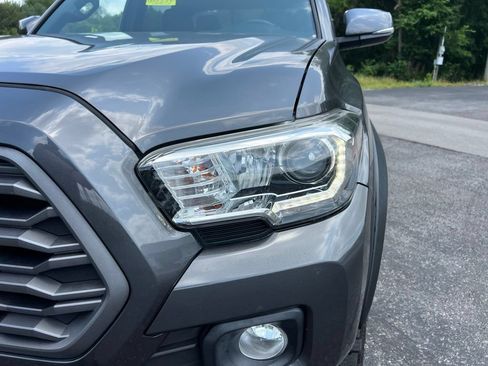 Used 2021 Toyota Tacoma TRD Off-Road w/ Blackout Package (TMS) AWD/4WD image 11