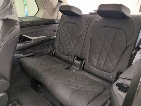 Used 2026 BMW X7 xDrive40i AWD/4WD image 24