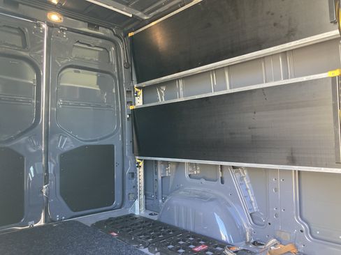 Used 2024 Mercedes-Benz Sprinter 2500 image 22