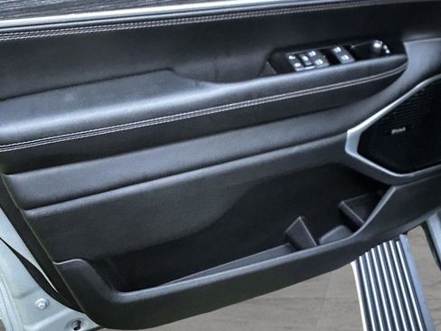 New 2023 Jeep Wagoneer Series III w/ Premium Group I image 13