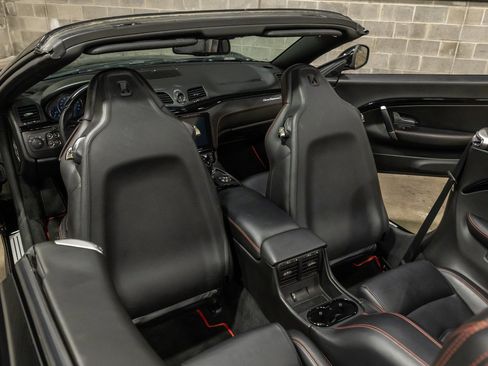 Used 2018 Maserati GranTurismo MC RWD image 44