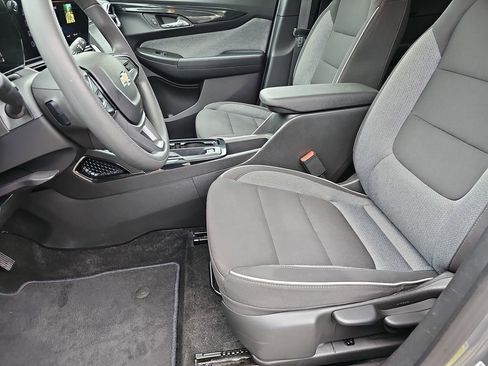 Used 2025 Chevrolet TrailBlazer LT AWD/4WD image 19