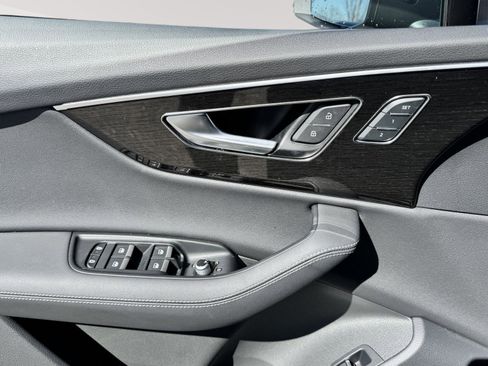 Used 2025 Audi Q7 3.0T Prestige w/ Prestige Package image 12