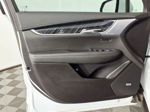 Certified 2024 Cadillac XT6 Premium Luxury FWD image 17