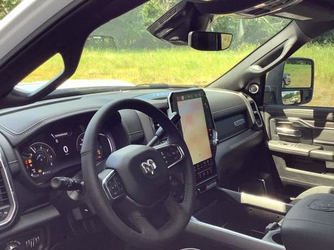 New 2025 RAM 2500 Laramie image 32