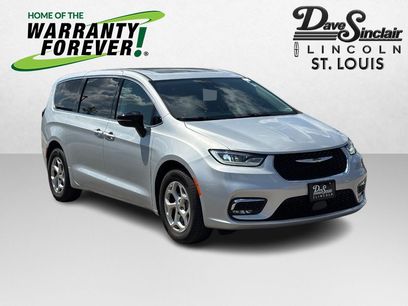 Used 2024 Chrysler Pacifica Limited w/ Trailer Tow Group