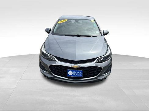 Used 2019 Chevrolet Cruze Premier FWD image 9