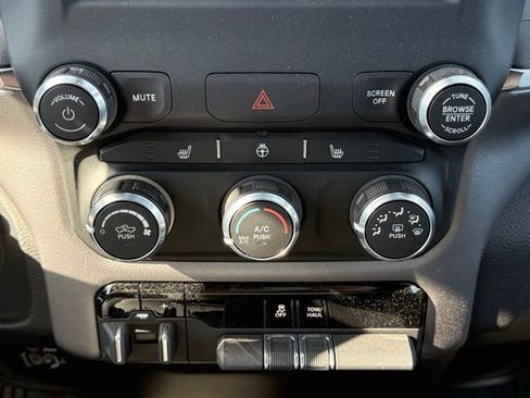 Used 2024 RAM 1500 Big Horn AWD/4WD image 26