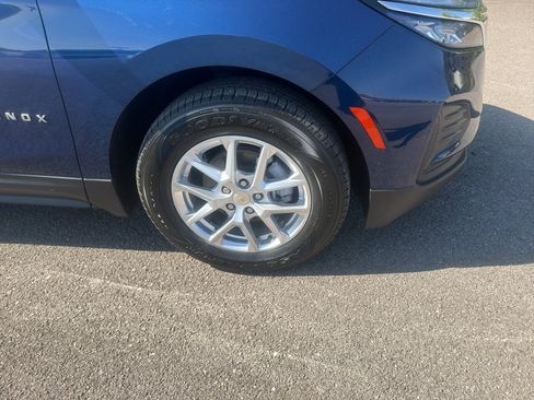 Used 2022 Chevrolet Equinox LS FWD image 32