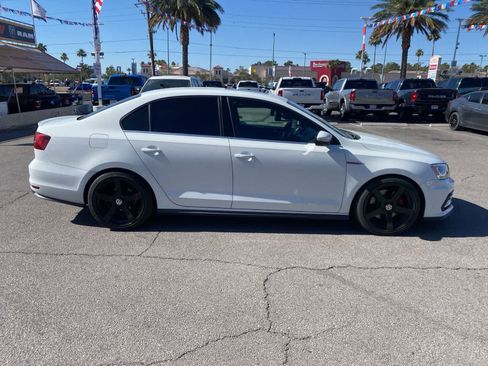 Used 2016 Volkswagen Jetta GLI SE FWD image 5