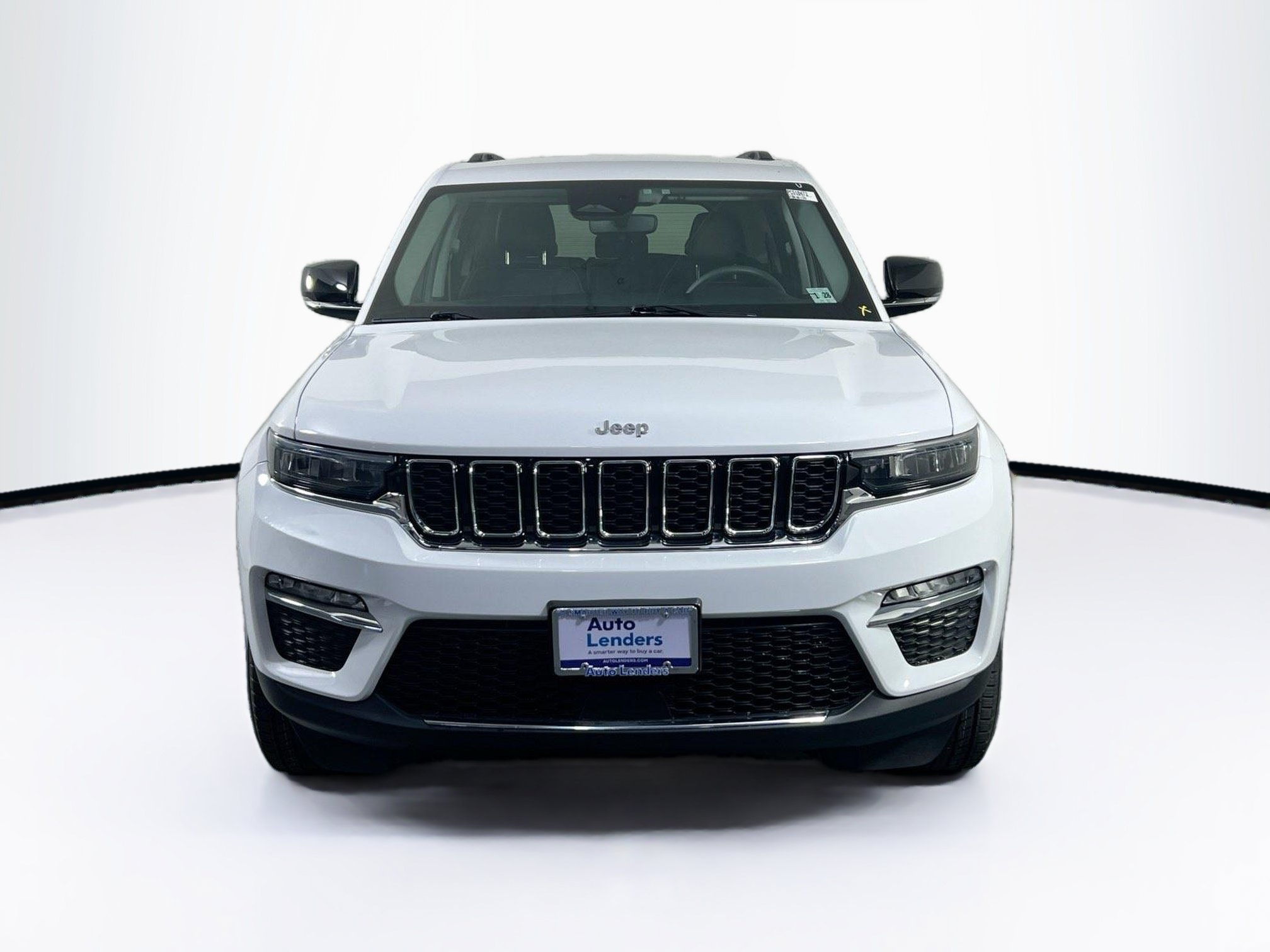 Used 2023 Jeep Grand Cherokee Limited AWD/4WD image 2
