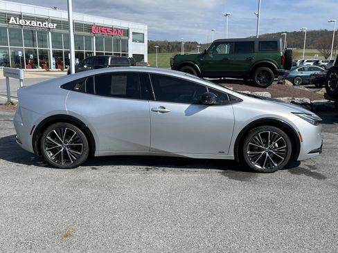 Used 2024 Toyota Prius XLE image 2