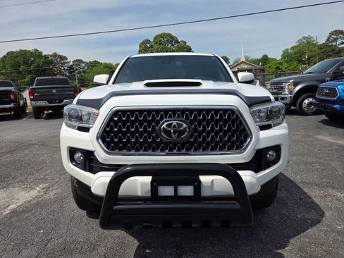 Used 2018 Toyota Tacoma TRD Sport w/ Technology Package AWD/4WD image 10