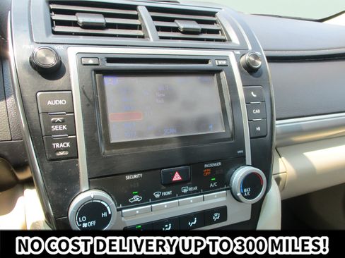 Used 2012 Toyota Camry LE FWD image 19