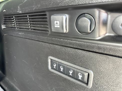 Used 2024 Jeep Wagoneer Series III AWD/4WD image 16