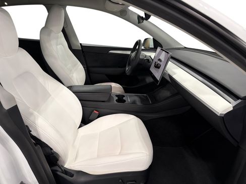 Certified 2023 Tesla Model Y Long Range AWD/4WD image 13