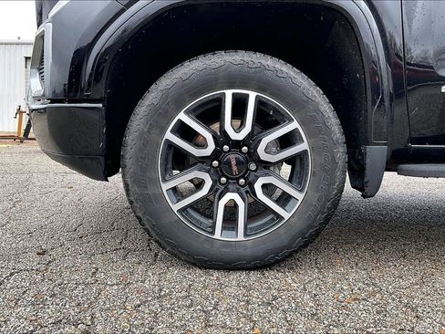 Used 2022 GMC Sierra 1500 AT4 w/ AT4 Preferred Package image 3