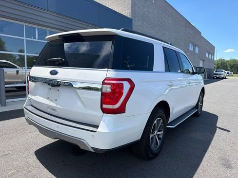 Used 2018 Ford Expedition XLT w/ Equipment Group 202A AWD/4WD image 6