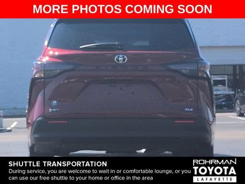 Used 2026 Toyota Sienna XLE FWD image 6