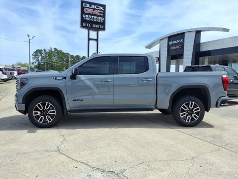 Used 2025 GMC Sierra 1500 AT4 w/ AT4 Premium Package AWD/4WD image 4