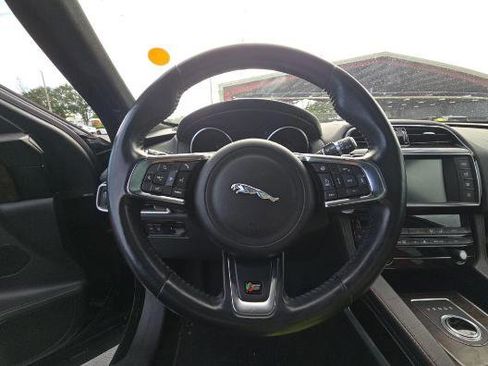 Used 2017 Jaguar F-PACE S AWD/4WD image 5